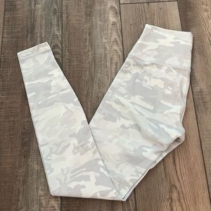 SOLDLike New Lululemon Jacquard White Camo Leggings Size 6